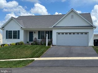 110 Creekside Dr, New Providence, PA 17560
