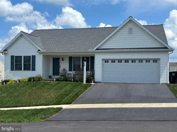 110 Creekside Dr, New Providence, PA 17560