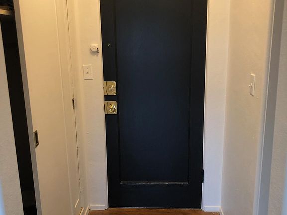 3rd image of 349 N Wycoff Ave #4