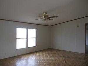 4th image of 475 Sunset Dr