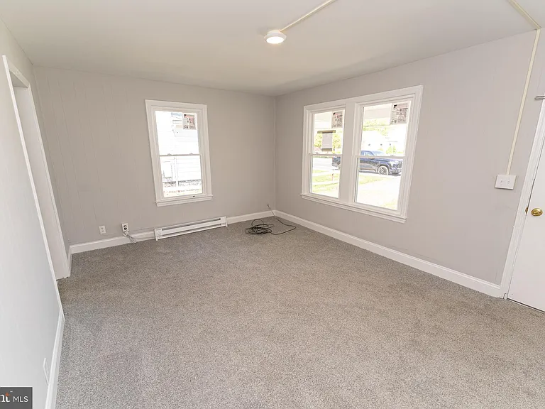 1507 Race St — Photo 11