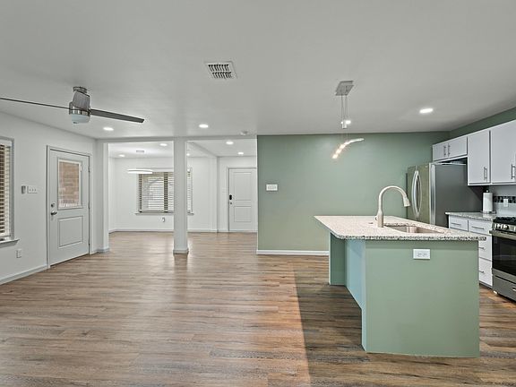 3rd image of 1208 N Essex Ave
