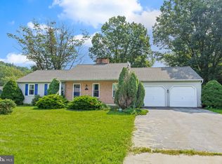 328 Jefferson Rd, Adamstown, PA 19501
