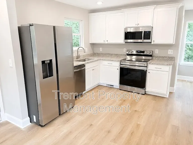 2708 E 21st St — Photo 8