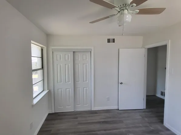 133 Baron Pl, Grand Prairie, TX 75051