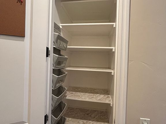 5th image of 126 Maple Ln