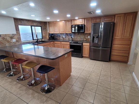 3rd image of 2454 Camino Ln