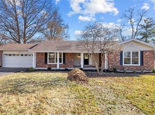 9 Nicolet Dr, Ballwin, MO