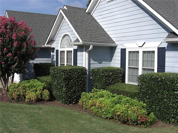 3rd image of 320 Avalon Forest Dr