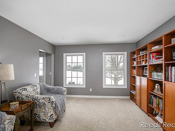4th image of 9335 Byks Ln SE