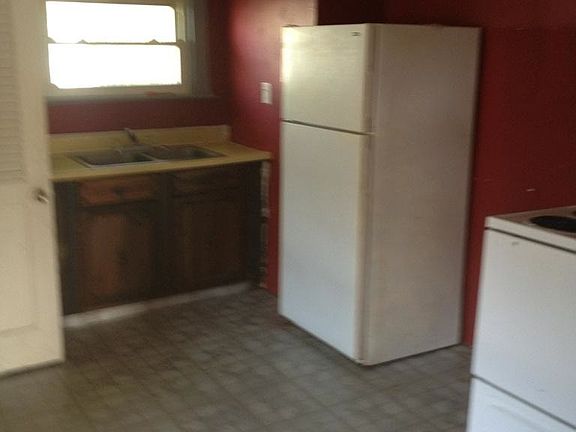 5th image of 235 Hudson Ave