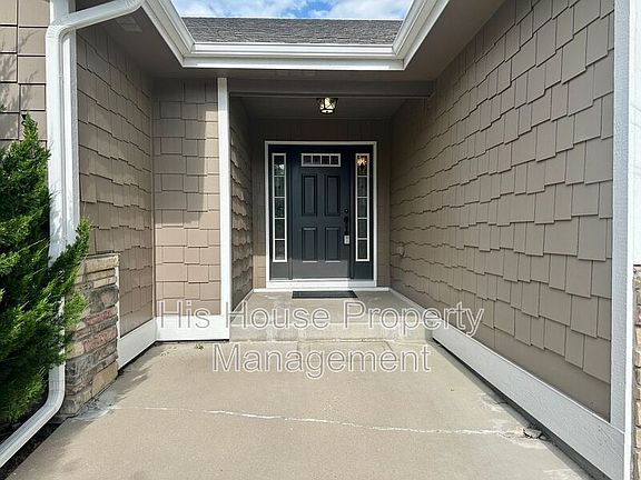 4th image of 3219 66th Avenue Ct