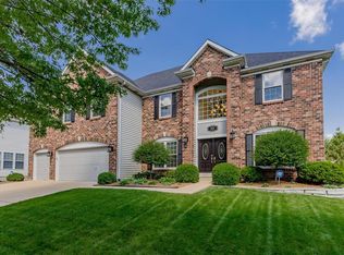 421 Whitestone Farm Dr, Chesterfield, MO 63017