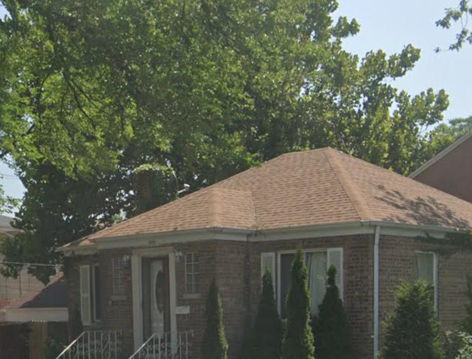 1st image of 3249 W 92nd St