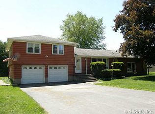 77 West Ave, Lyndonville, NY 14098