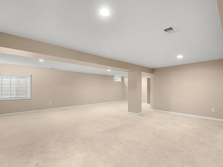 301 Adelaide Dr — Photo 39
