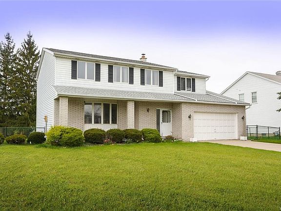 4th image of 34 Tanglewood Dr