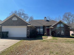 2113 Mockingbird Ln, Bossier City, LA 71111
