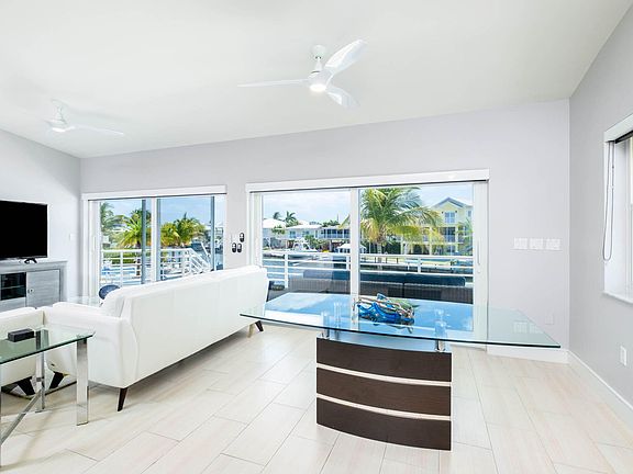 3rd image of 125 Porto Vista Ct