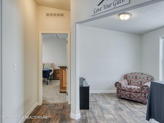 4th image of 3050 Jackson Ave