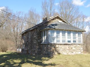 1402 E Center Rd, Hastings, MI 49058