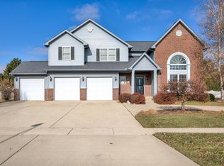 23 Lavender Ln, Bloomington, IL 61704