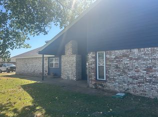 609 N Robin Way #609, Mustang, OK 73064