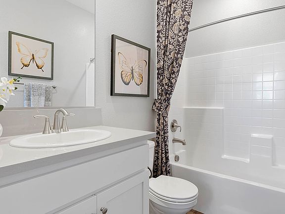 Hall bath 2