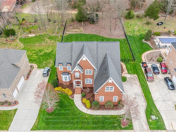 3rd image of 505 Five Leaf Ln