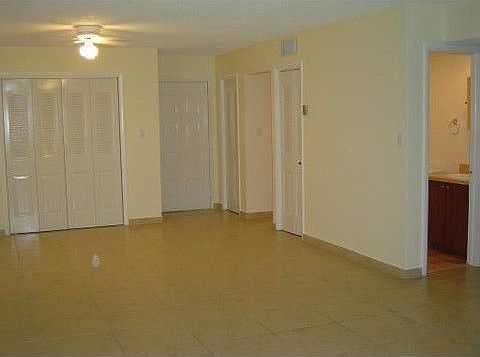 4th image of 6940 Miami Gardens Dr Unit 1-125