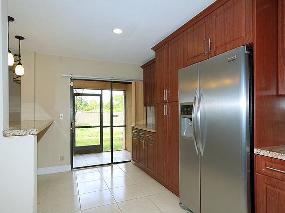 5th image of 8847 W Sunrise Blvd