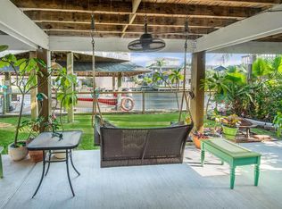 29 Dolphin St, Bayou Vista, TX 77563