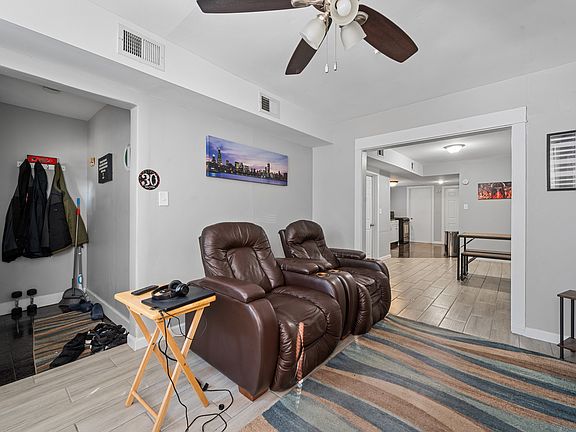 3rd image of 1321 N Avers Ave #G