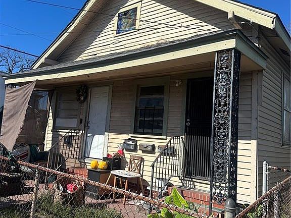 3rd image of 2345 S Roman St