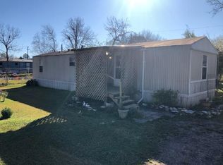 913 Pauline St, Highlands, TX 77562