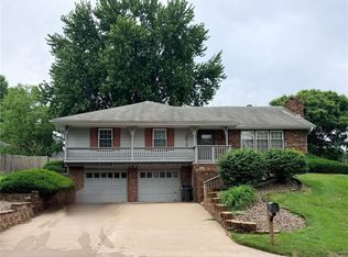 2914 Kimbrough Ln, Saint Joseph, MO 64506