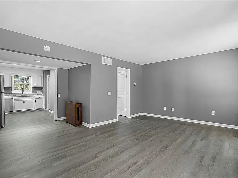 119 Freedom Dr #4 — Photo 8