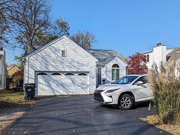 2nd image of 7605 New La Grange Rd