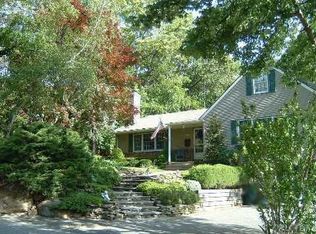 11 Private Rd, Bayville, NY 11709