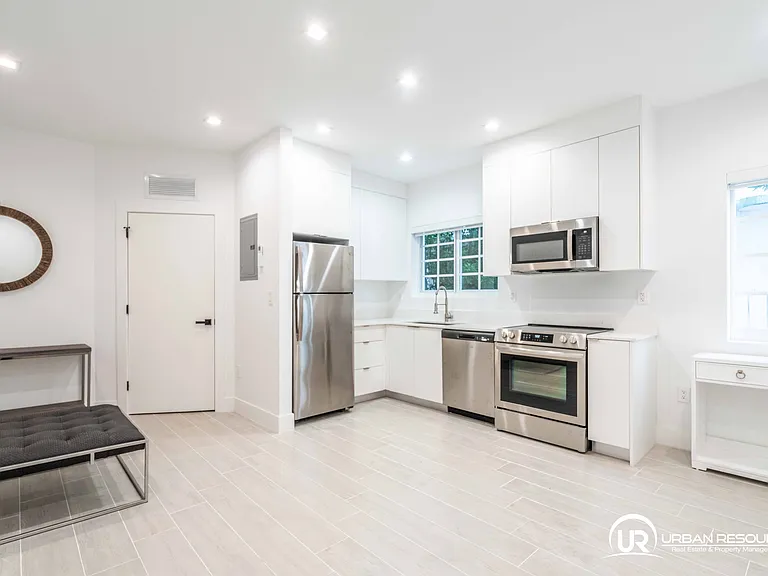 960 Jefferson Ave #105 — Photo 12