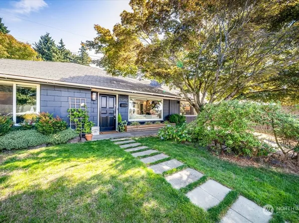 9242 24th Avenue SW, Seattle, WA 98106