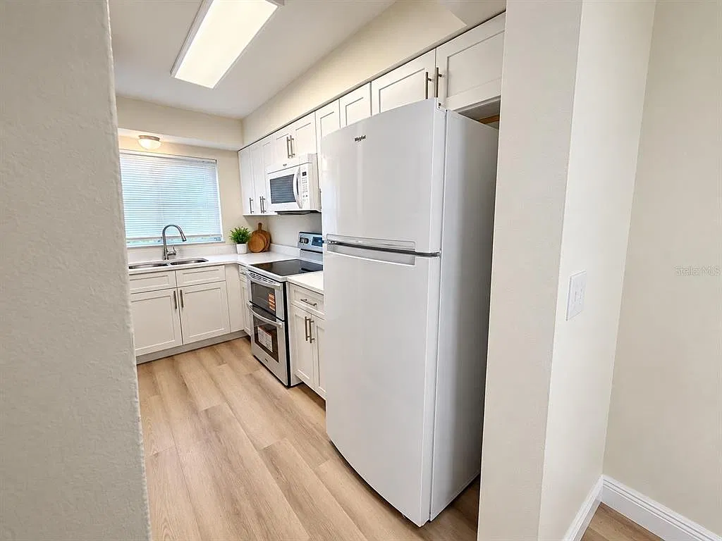 2 bed, 2.5 bath, 6430 sqft, $1,850 — Photo 4