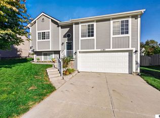 11305 S 212th St, Gretna, NE 68028