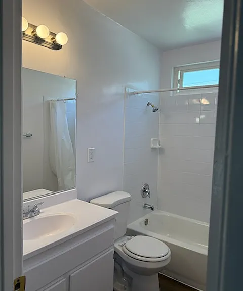 Claridge House Apartments — Photo 7