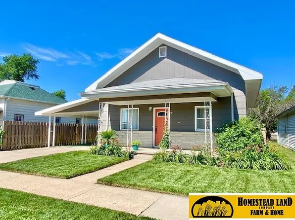 711 D St, Fairbury, NE 68352