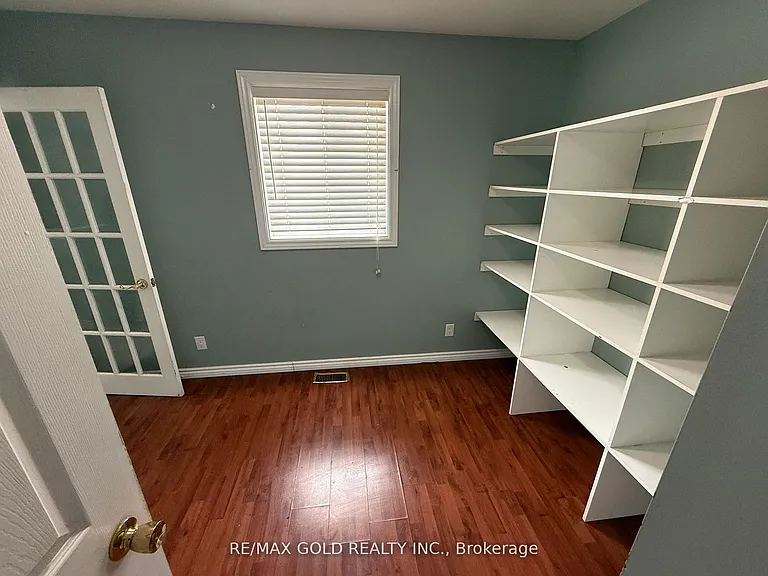 24 Eastwood Dr #MAIN — Photo 8