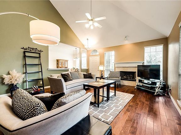 4th image of 1301 W Branch Hollow Dr