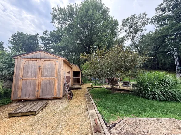 2-17 Woodhaven Dr E, Sublette, IL 61367