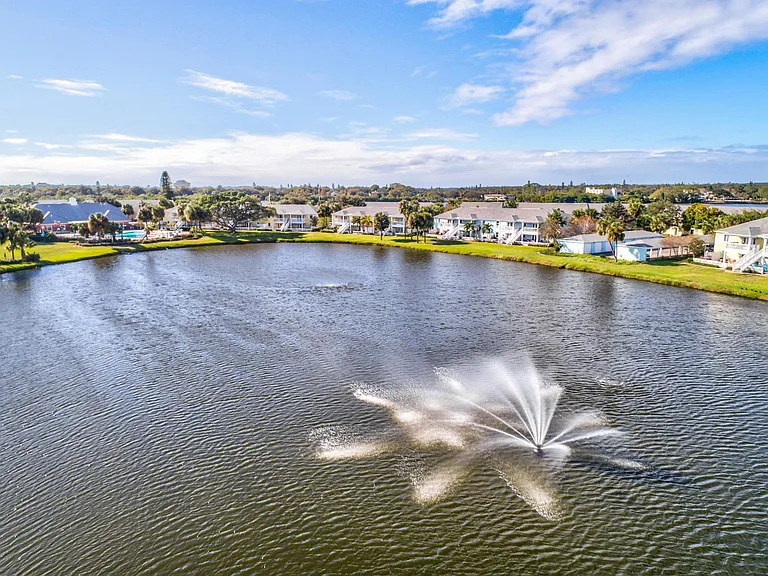 122 Pompano Dr SE — Photo 21