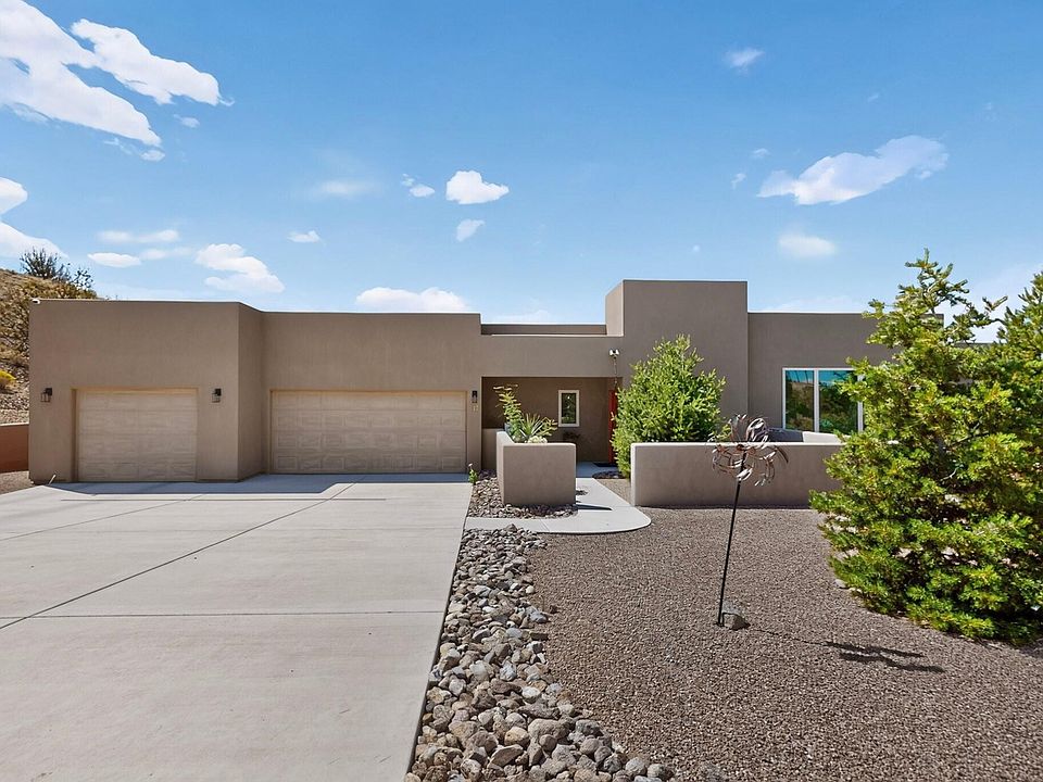 1st image of 17 Basketweaver Ct